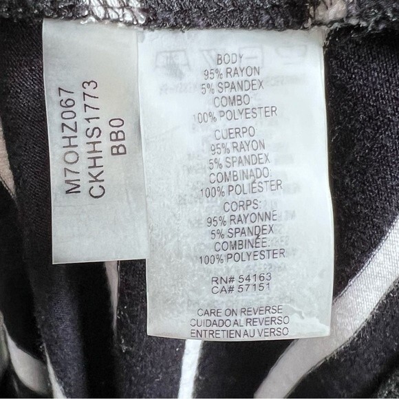 Calvin Klein black and white stripe cap sleeve top size small - Picture 6 of 6